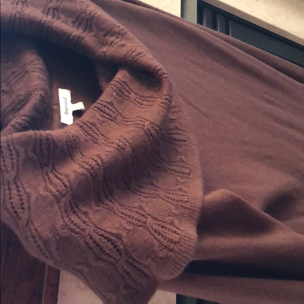 Sweater - Picture 4 of 5